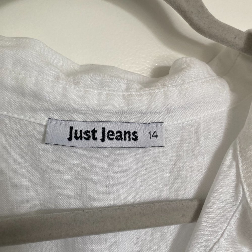 AS NEW WHITE LINEN LONG SLEEVED SHIRT - SIZE 14 - HIGH LOW HEM - Picture 2 of 5